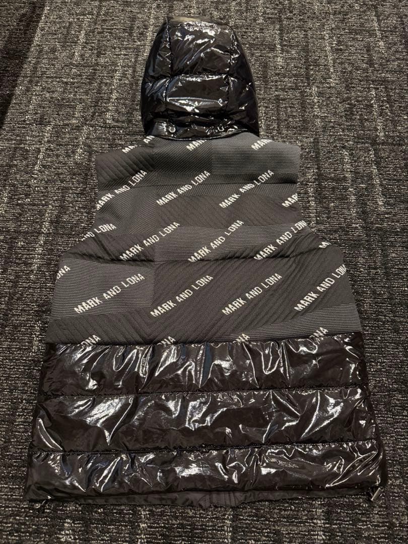 マークアンドロナ　ダウンベスト