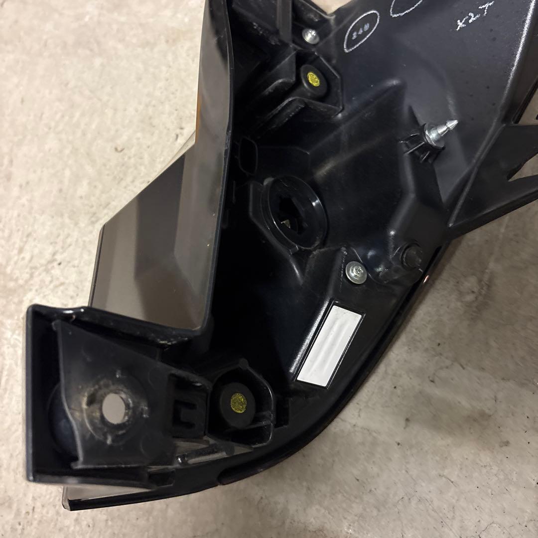 90 ノア テールランプ 左右セット