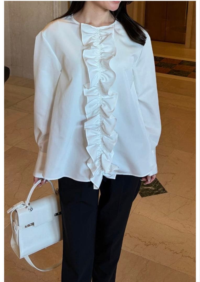 新品★メゾンドドルチェ★フリルフレアブラウス