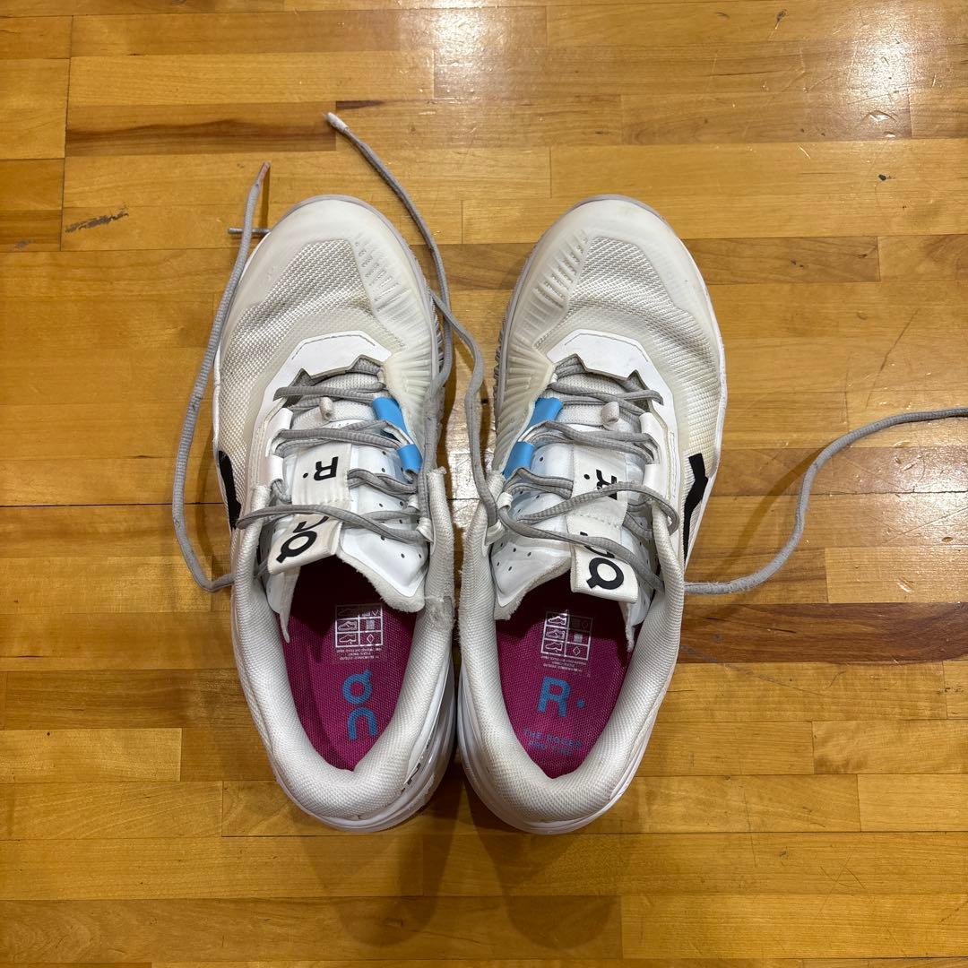 On The Roger Pro Fire 27cmオンクラウド室内シューズ