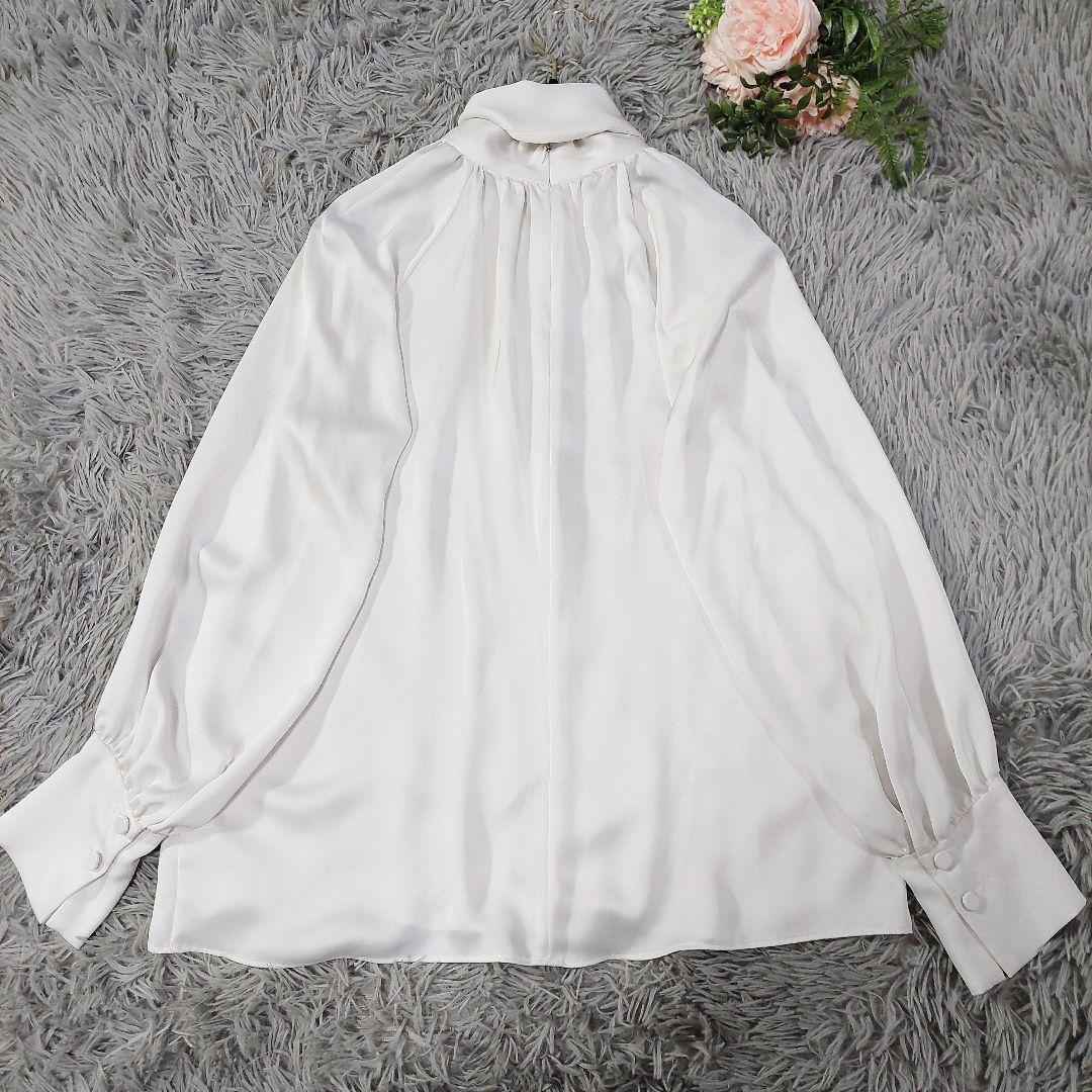 美品 BOSCH 洗える シルキーサテン ボウタイ ブラウス ボリューム袖