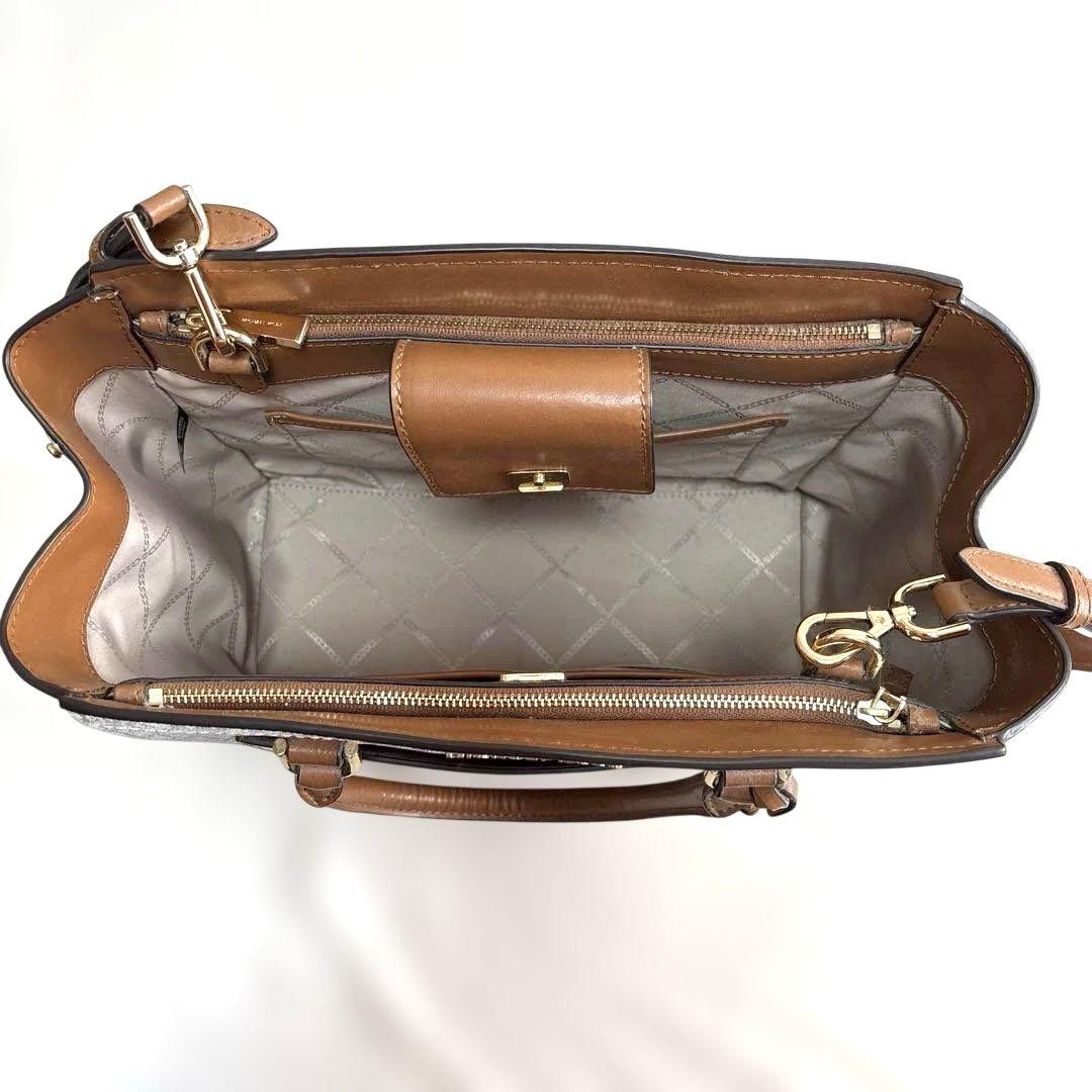 【美品✨】MICHAEL KORS　バッグ　3回程使用　便利な肩掛け紐付き