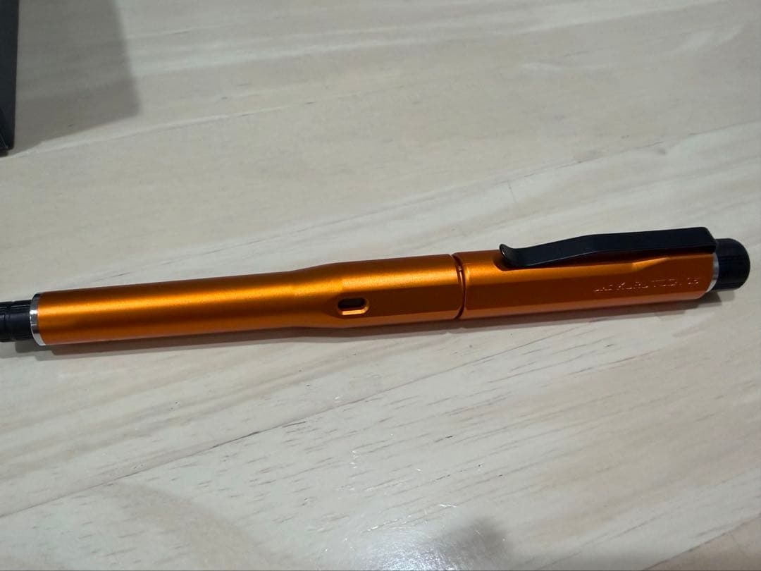 クルトガダイブ オレンジ 三菱鉛筆