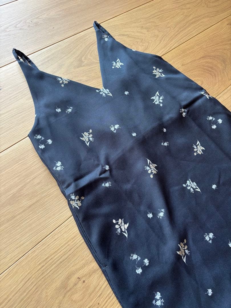 Willfully ディープスリットプリントキャミソールワンピース