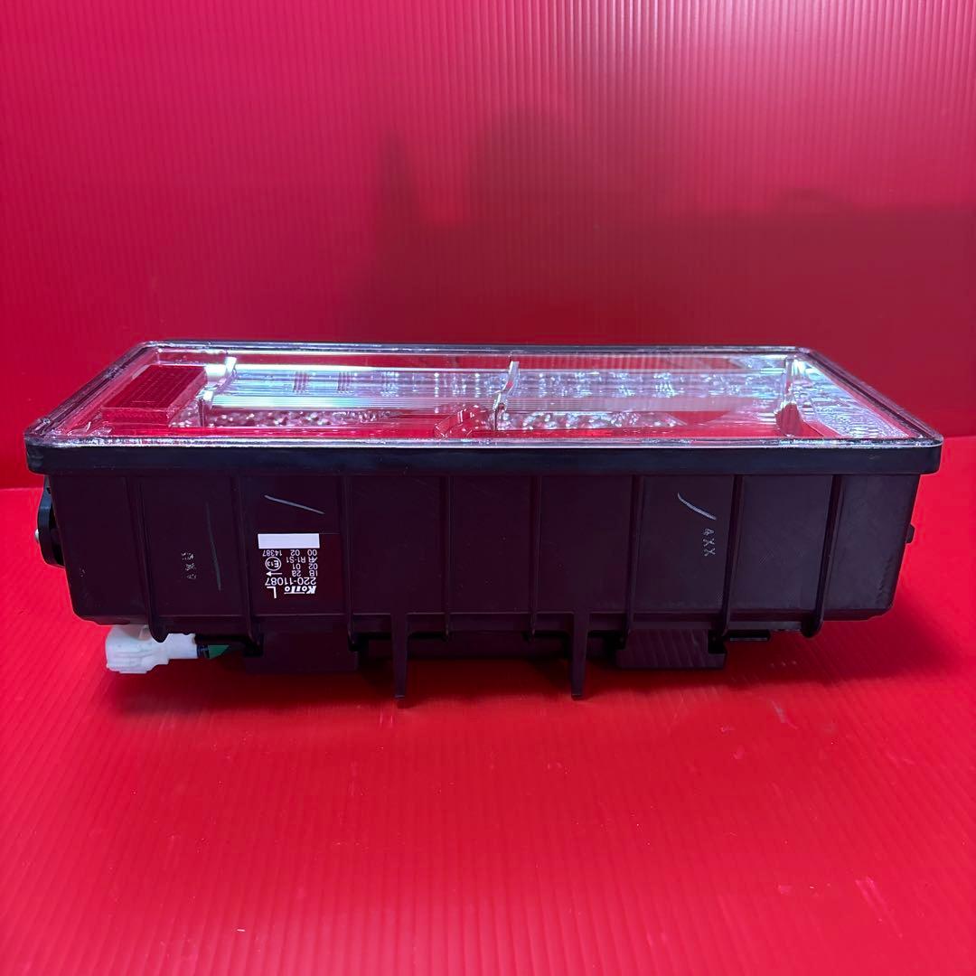 50 小糸テール 2連 車検対応状態 リメイク 新品レンズ 右 （運転席側）