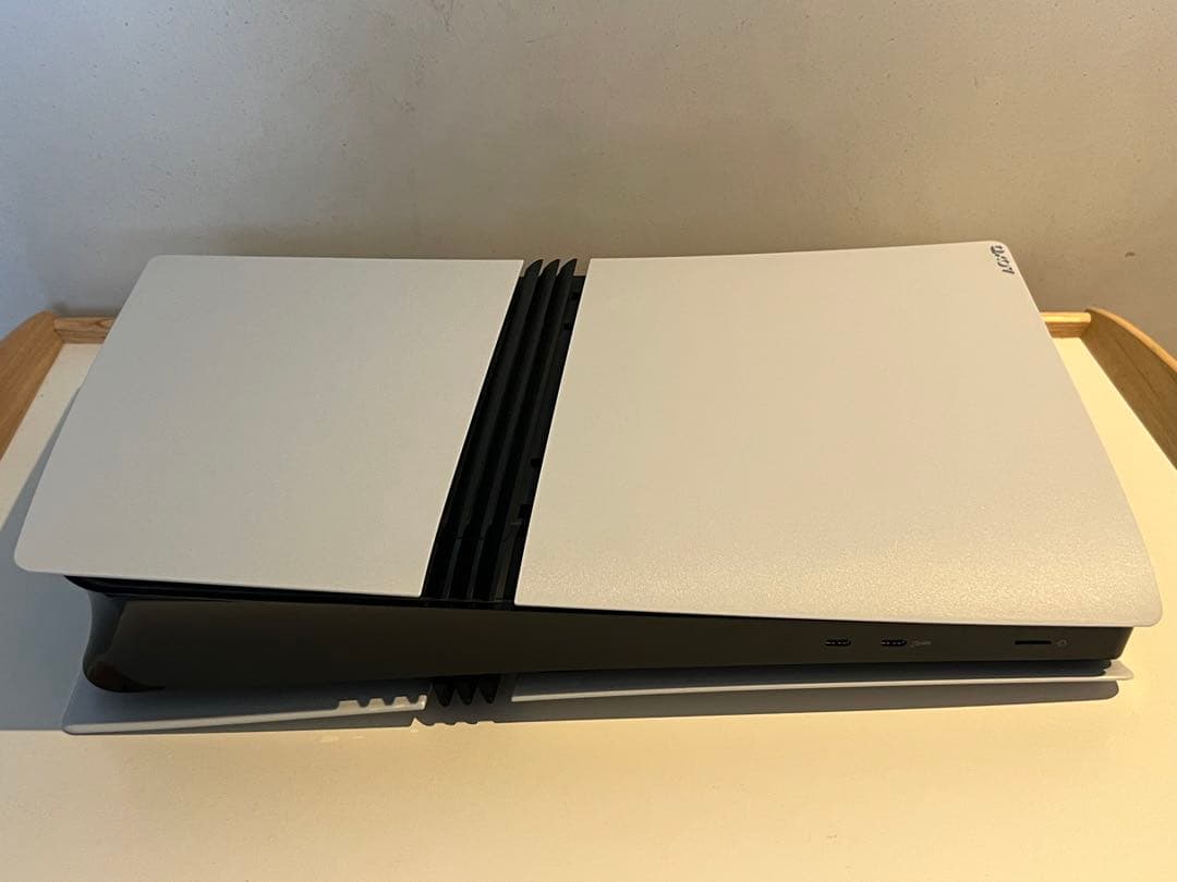 美品PlayStation5 Pro本体モンハンワイルズ付CFI-7000B01