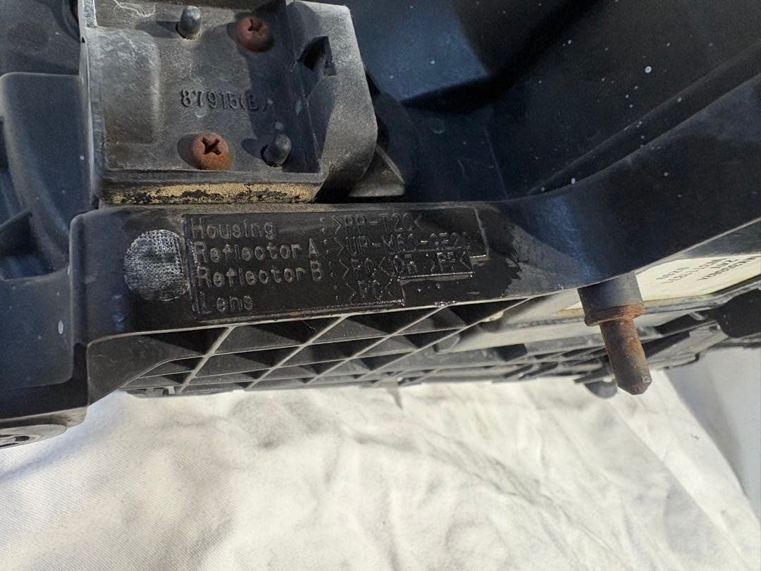 令和2年三菱ふそうヘッドライト左HID MK581269 100-87909