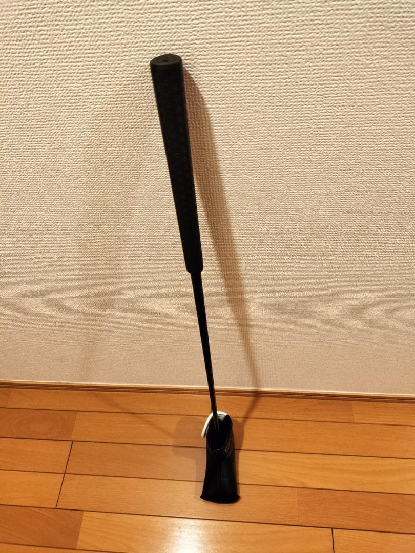 LAB GOLF（ラブゴルフ）のLINK1パター（ヘッドカバー付き）です。（右）