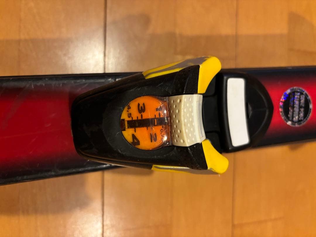 SWALLOWのスキー板、ブーツ、ストックの3点セット。140cm