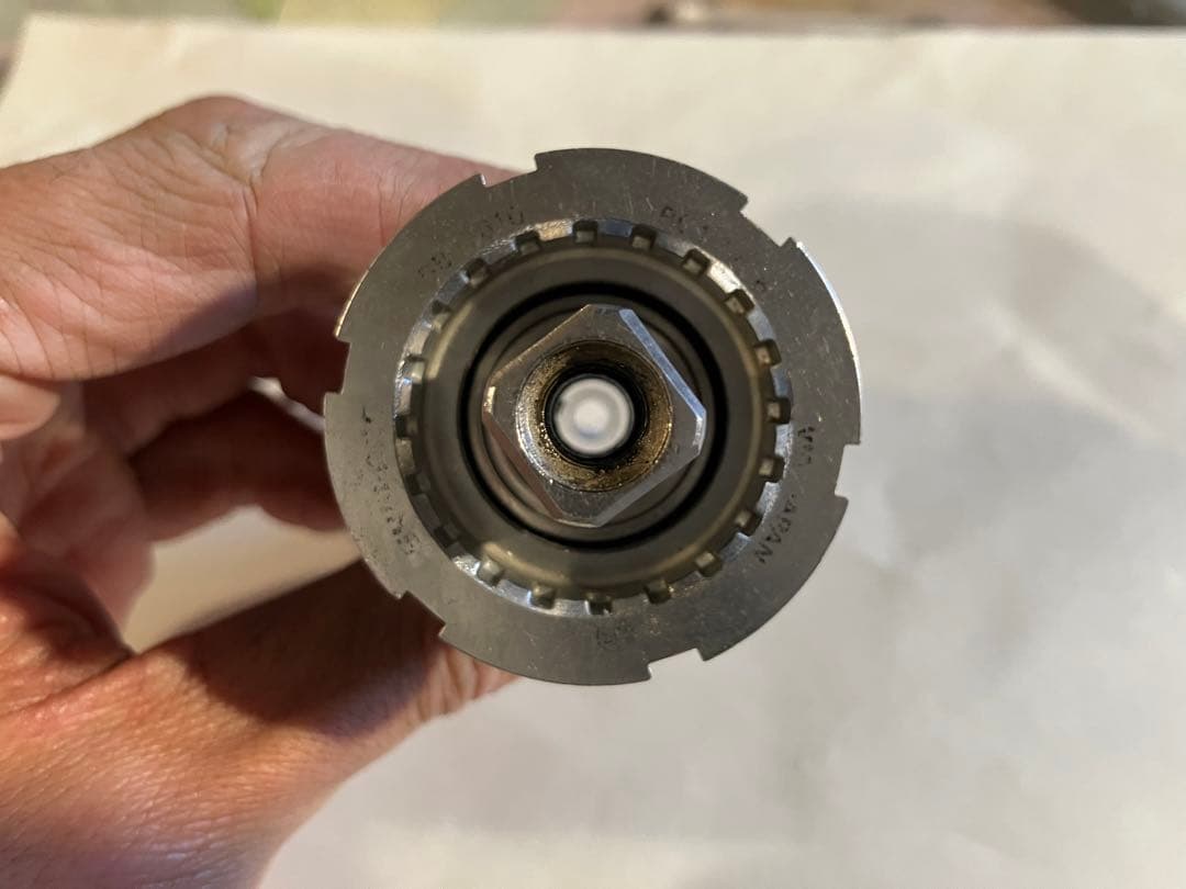 BB カートリッジ　dura-ace