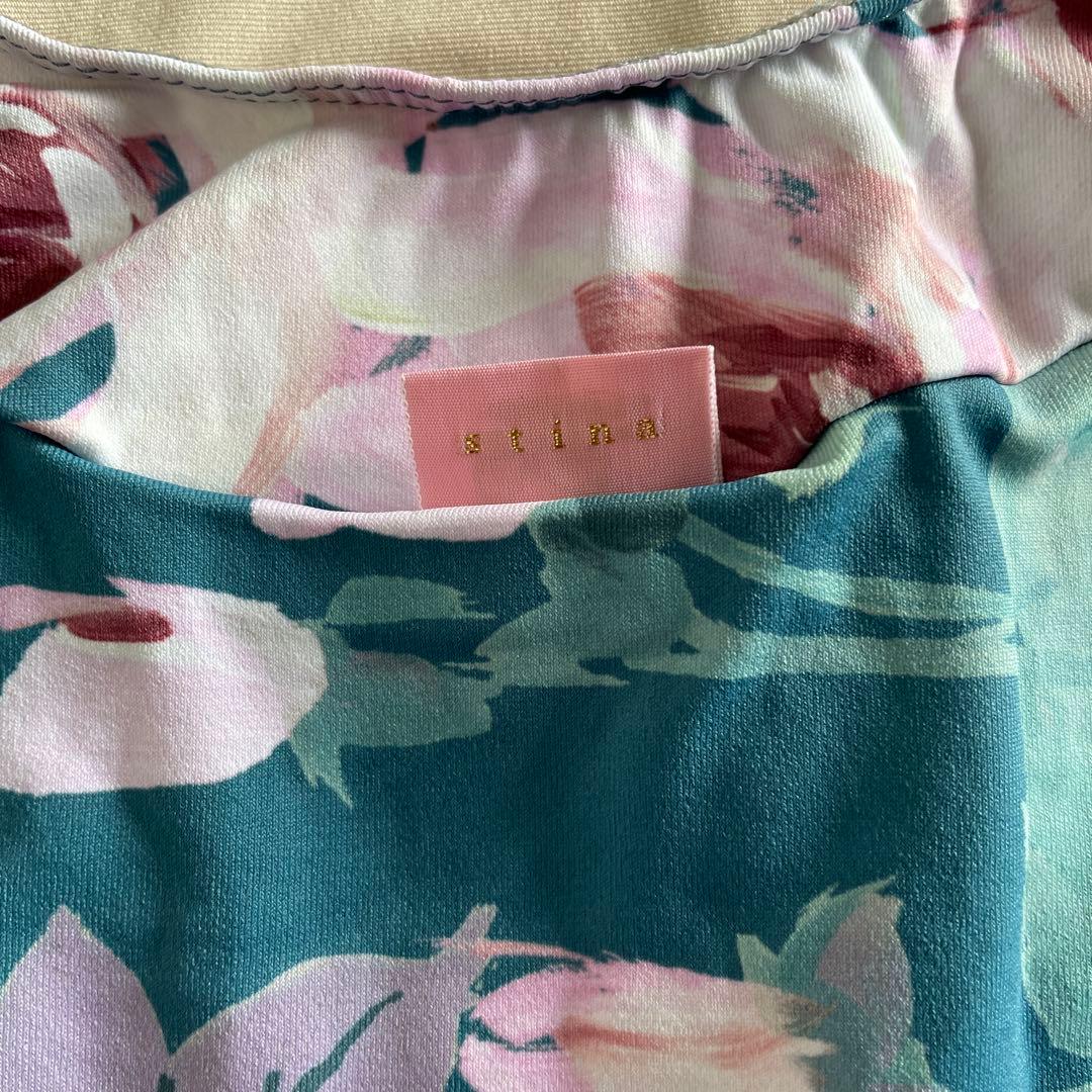 stina スティナ　グリーン花柄ハイネックレオタード