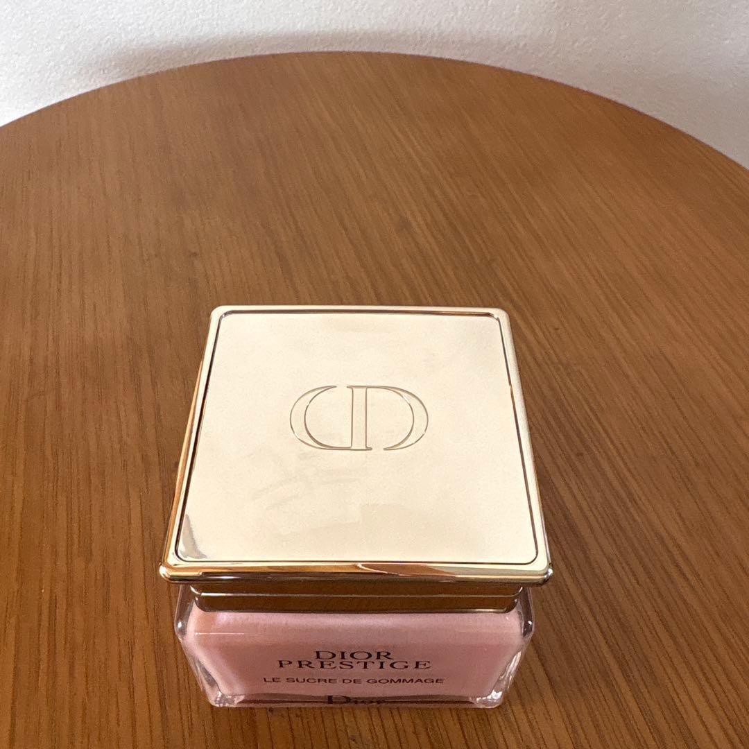 ディオールプレステージルゴマージュ　（洗顔料）