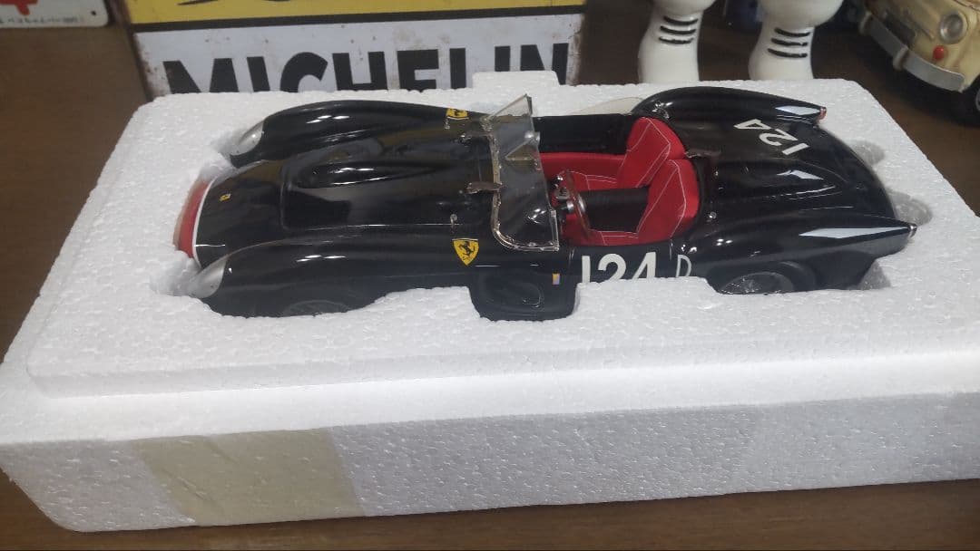 sin しん商品.CMC製.１/１８.フェラーリ２５０ テスタロッサ