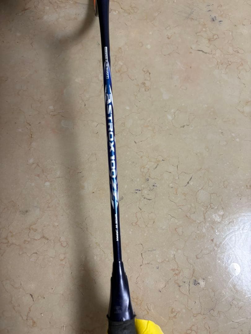 YONEXアストロクス100zz