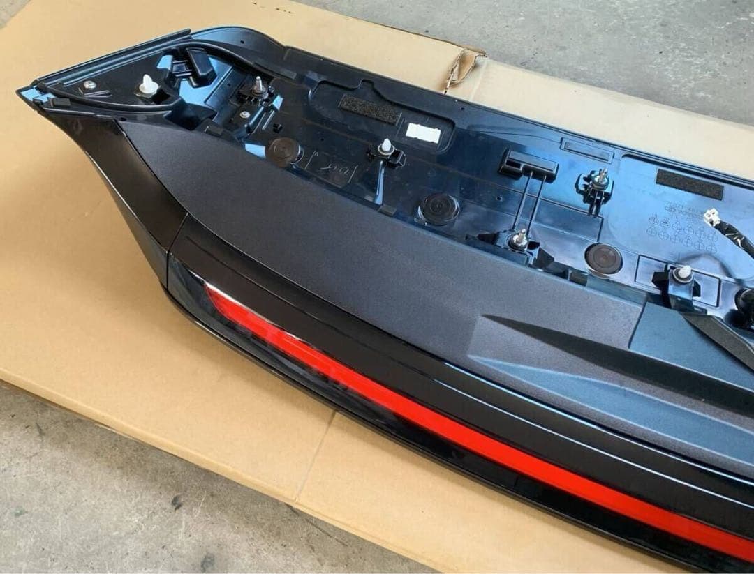 ハリアー　８０　８５　純正　ルーフスポイラー　Ｚグレード　中古　２１９