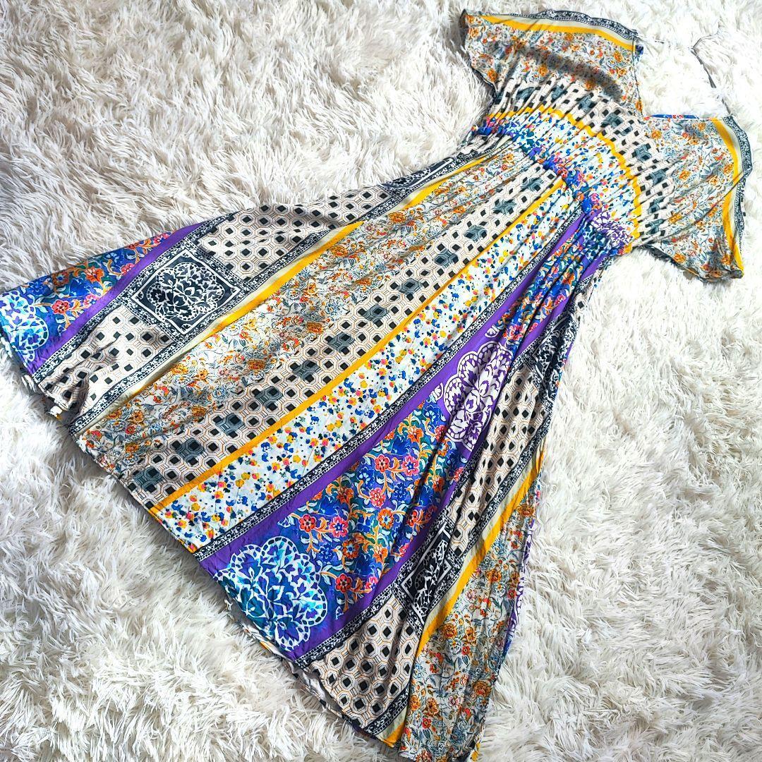 グレースコンチネンタル タイルプリントギャザーワンピース