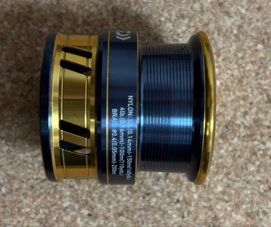 （美品）【DAIWA】18 LEGALIS レガリス LT2000S-XH