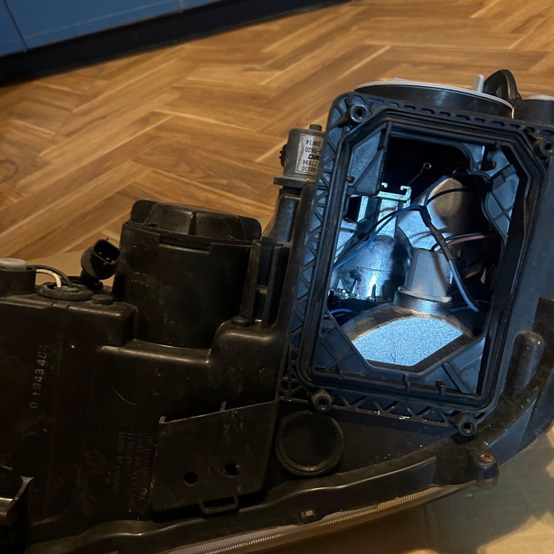 30ハリアー 社外ヘッドライト