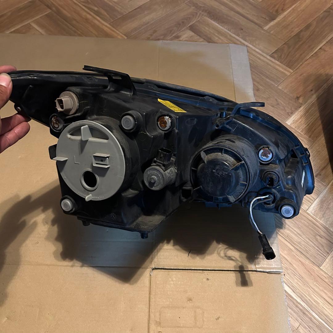 30ハリアー 社外ヘッドライト