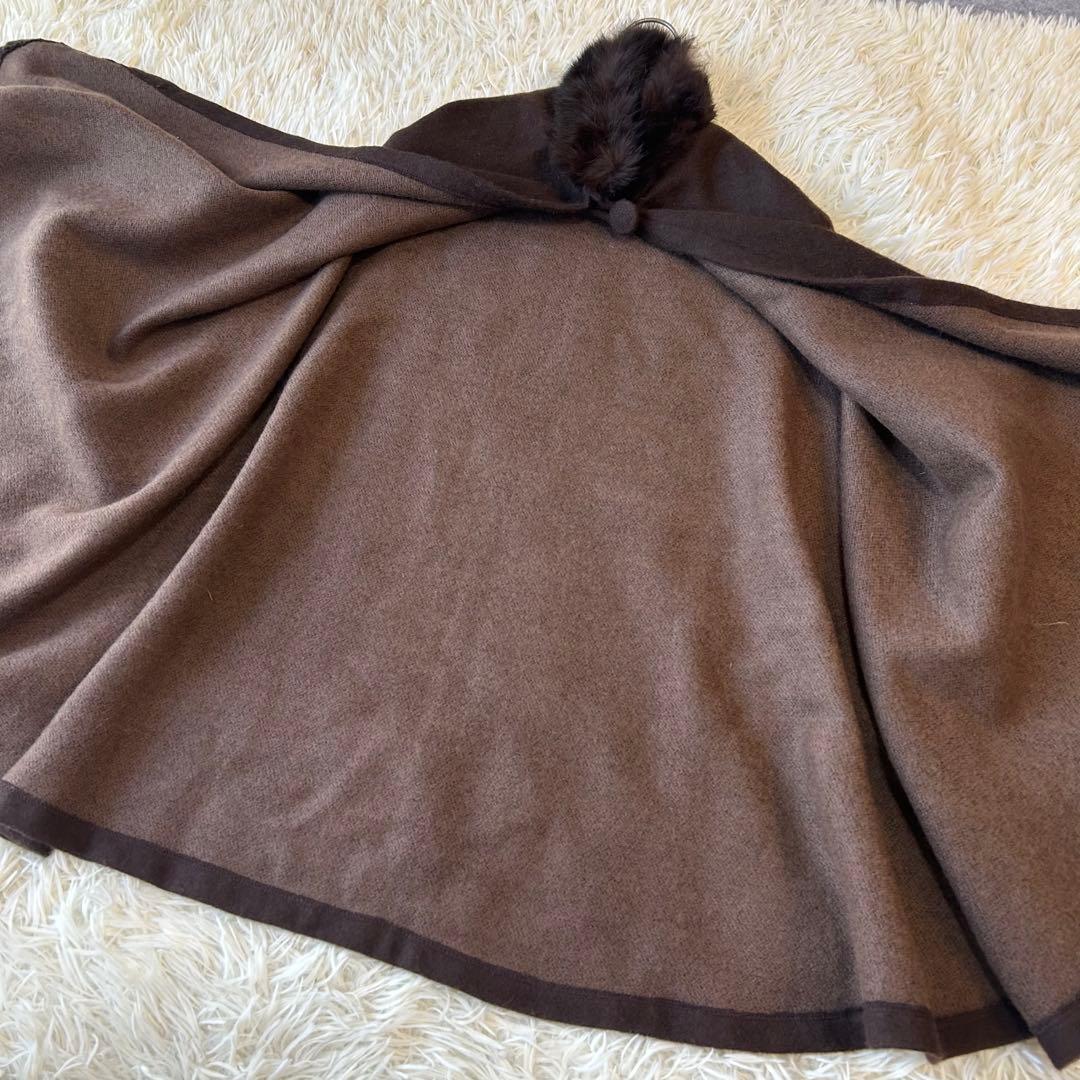 美品　ルチアーノソプラーニ リアルファーメルトンケープコート ブラウン　秋冬