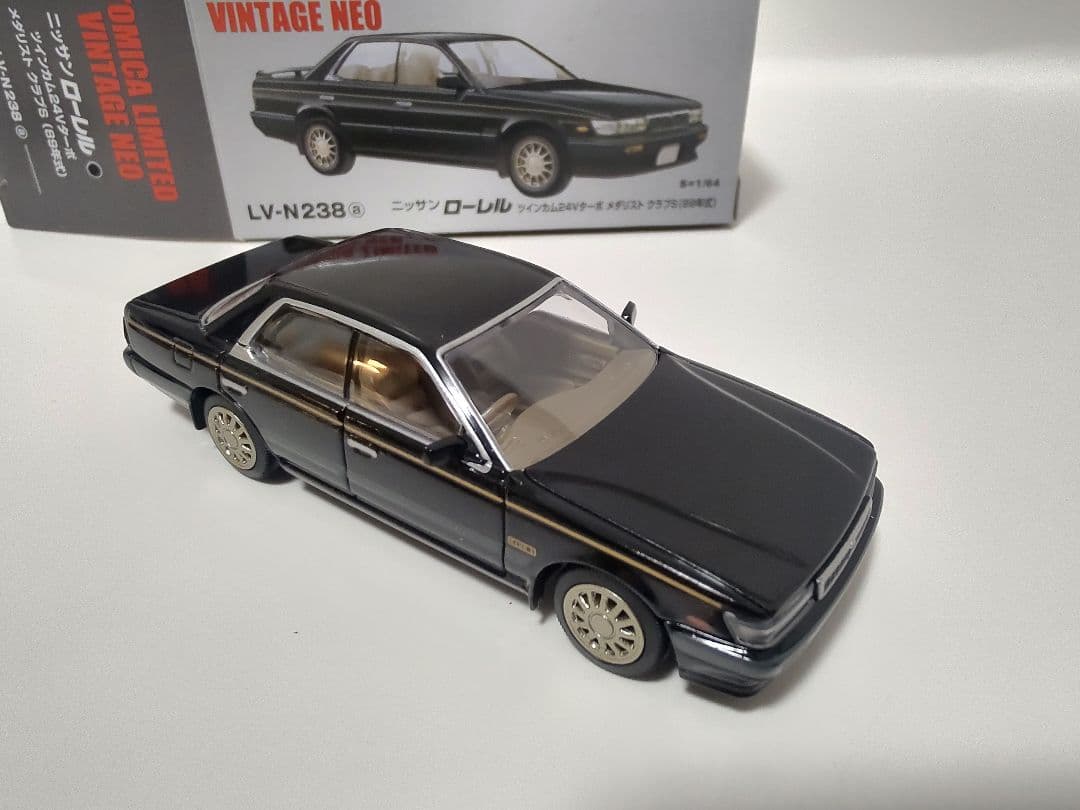 トミカリミテッドヴィンテージネオ ローレル メダリスト クラブ L/S セット