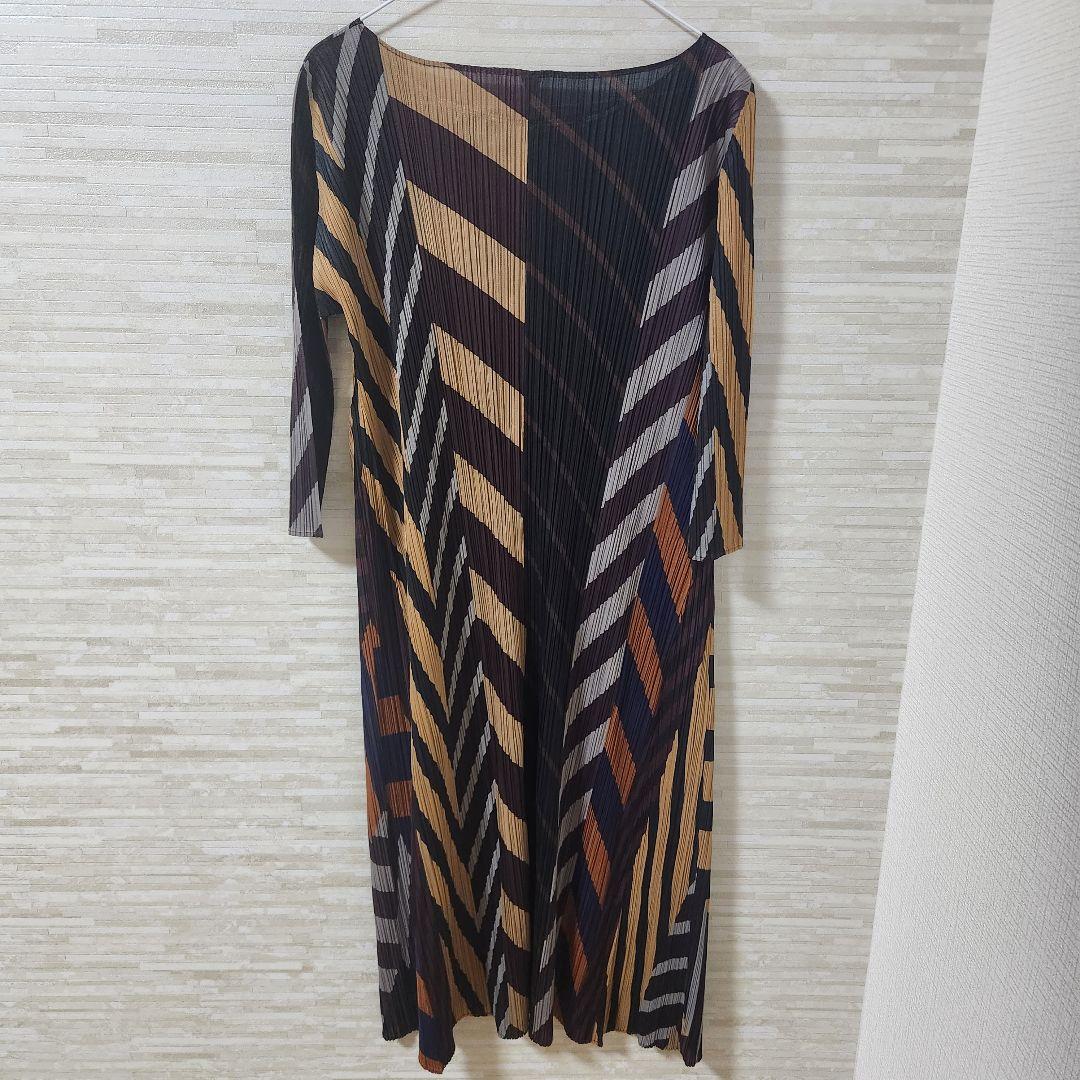 プリーツプリーズ イッセイミヤケ ワンピース マルチカラー 幾何学模様 総柄