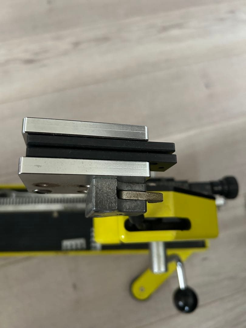 ストリングマシン　バドミントン