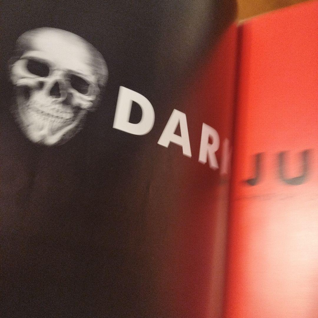 洋書 Dark Justice: A History of Punishment