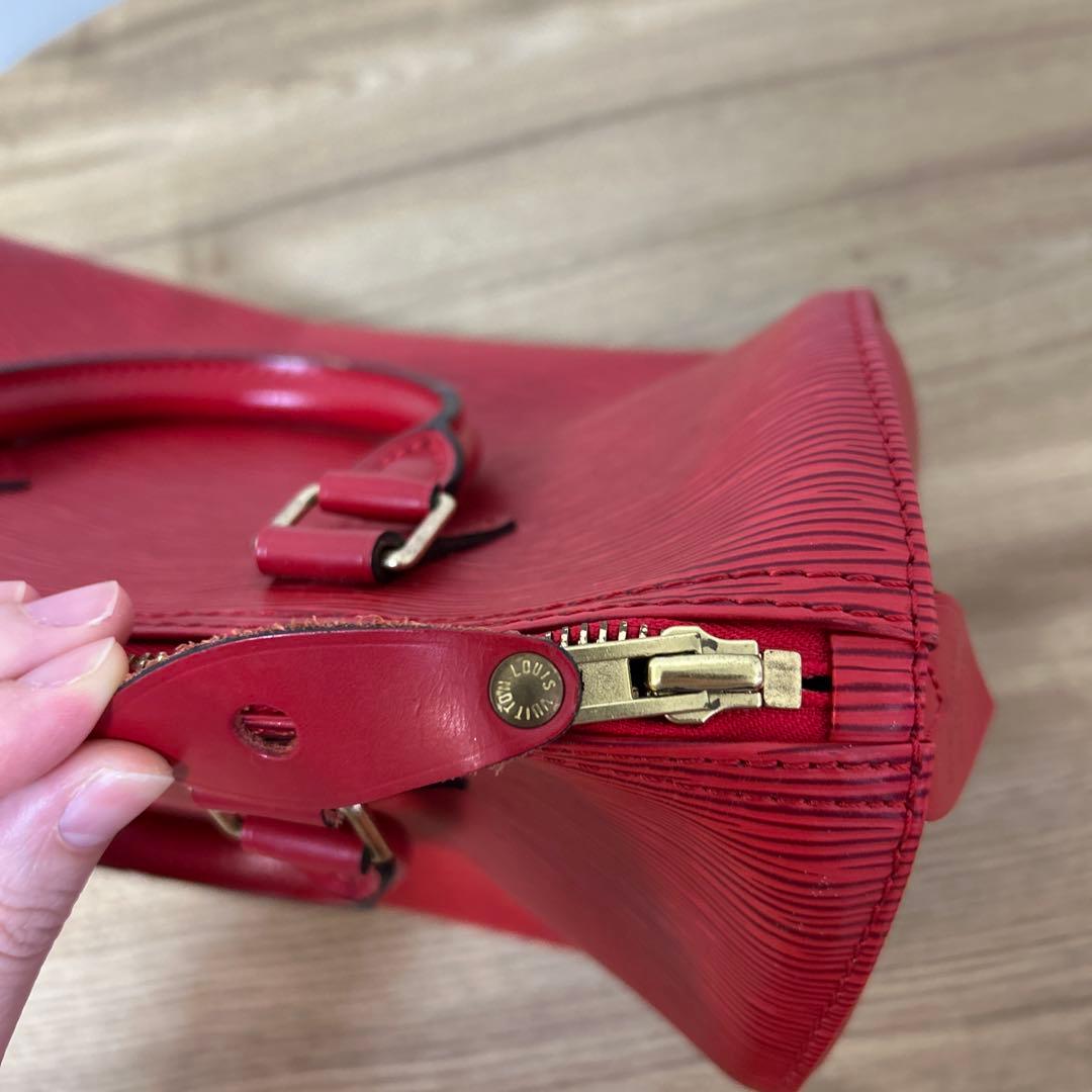 Louis Vuitton エピレザー ハンドバッグ レッド