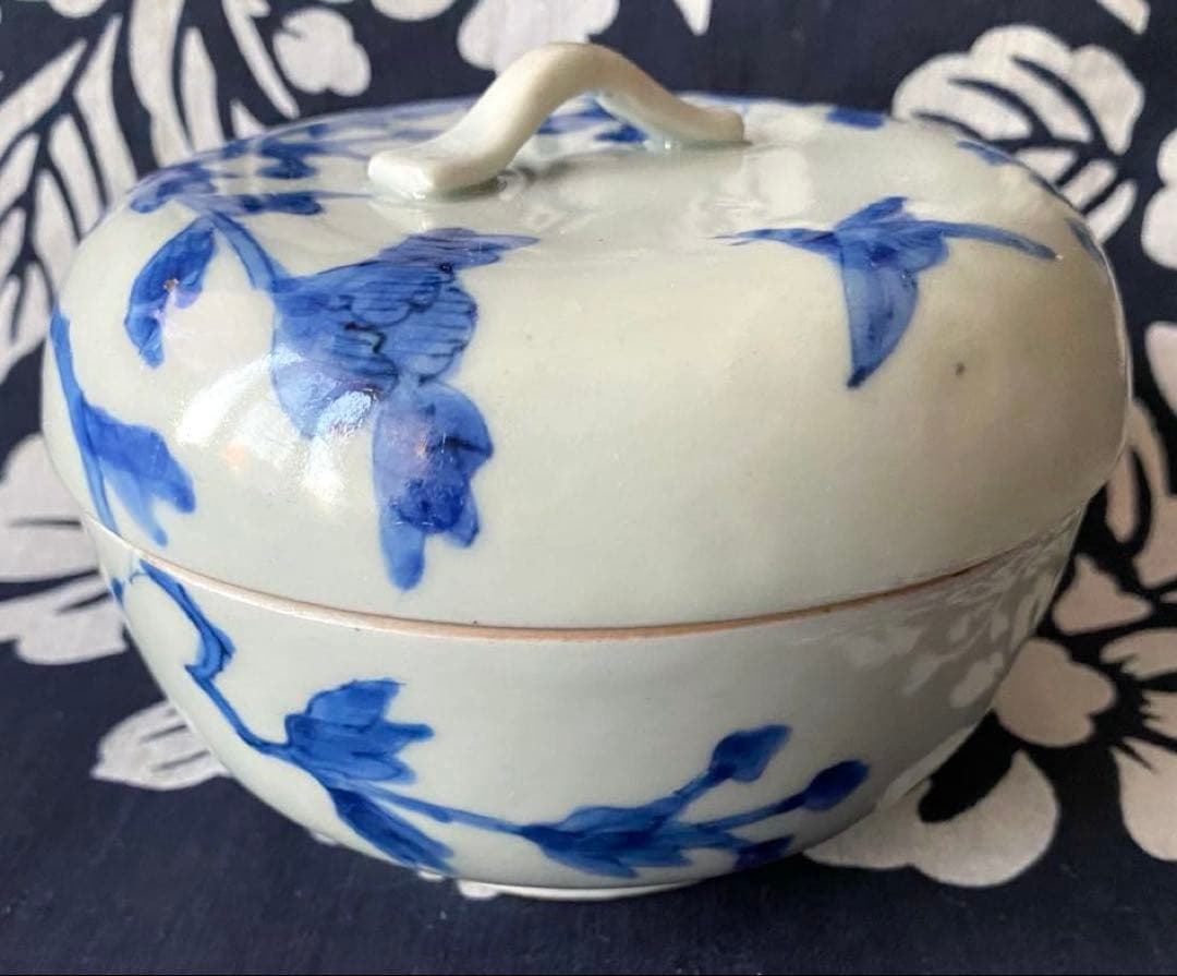 江戸時代中期・古伊万里　食籠・蓋物　染付牡丹柄　茶道具　菓子入れ　時代物・骨董