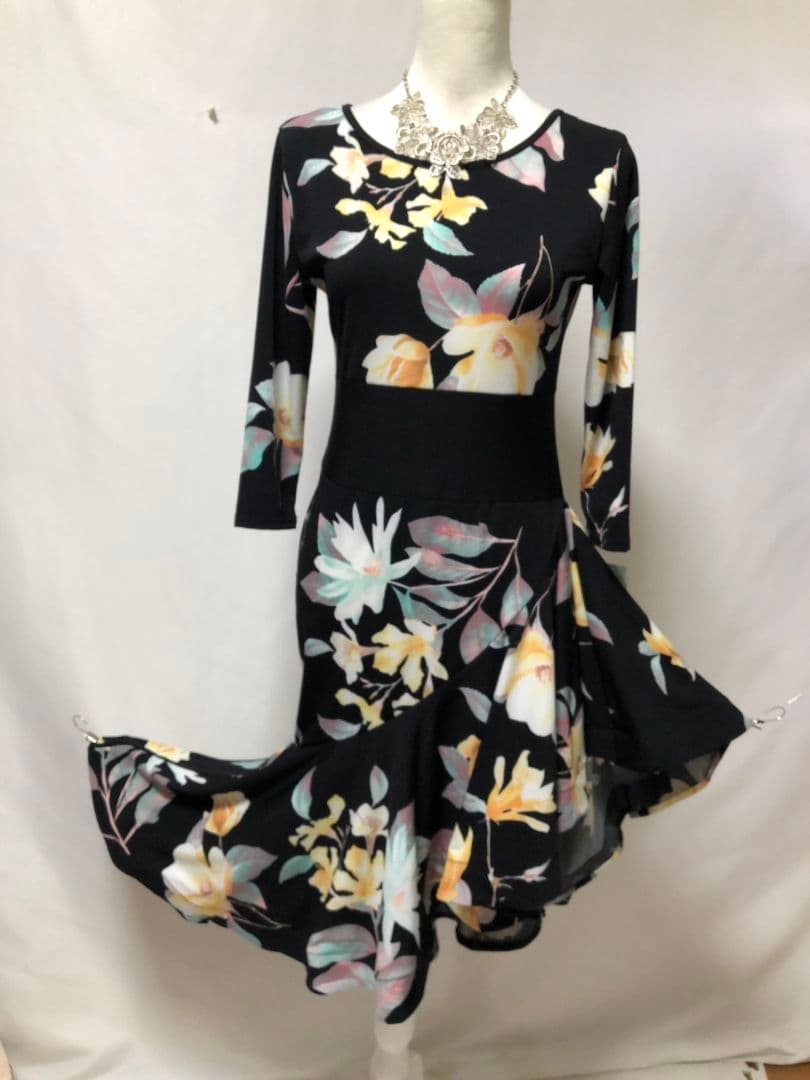 社交ダンス練習着レッスン着パーティ。新品タグ付きレイリーナ花柄ワンピースドレス