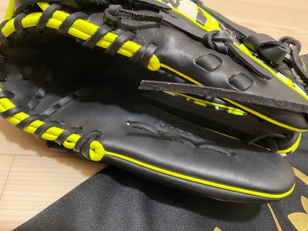 【早い者勝ち】アンダーアーマー CAMO 軟式外野用 限定モデル