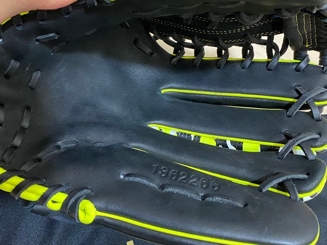 【早い者勝ち】アンダーアーマー CAMO 軟式外野用 限定モデル