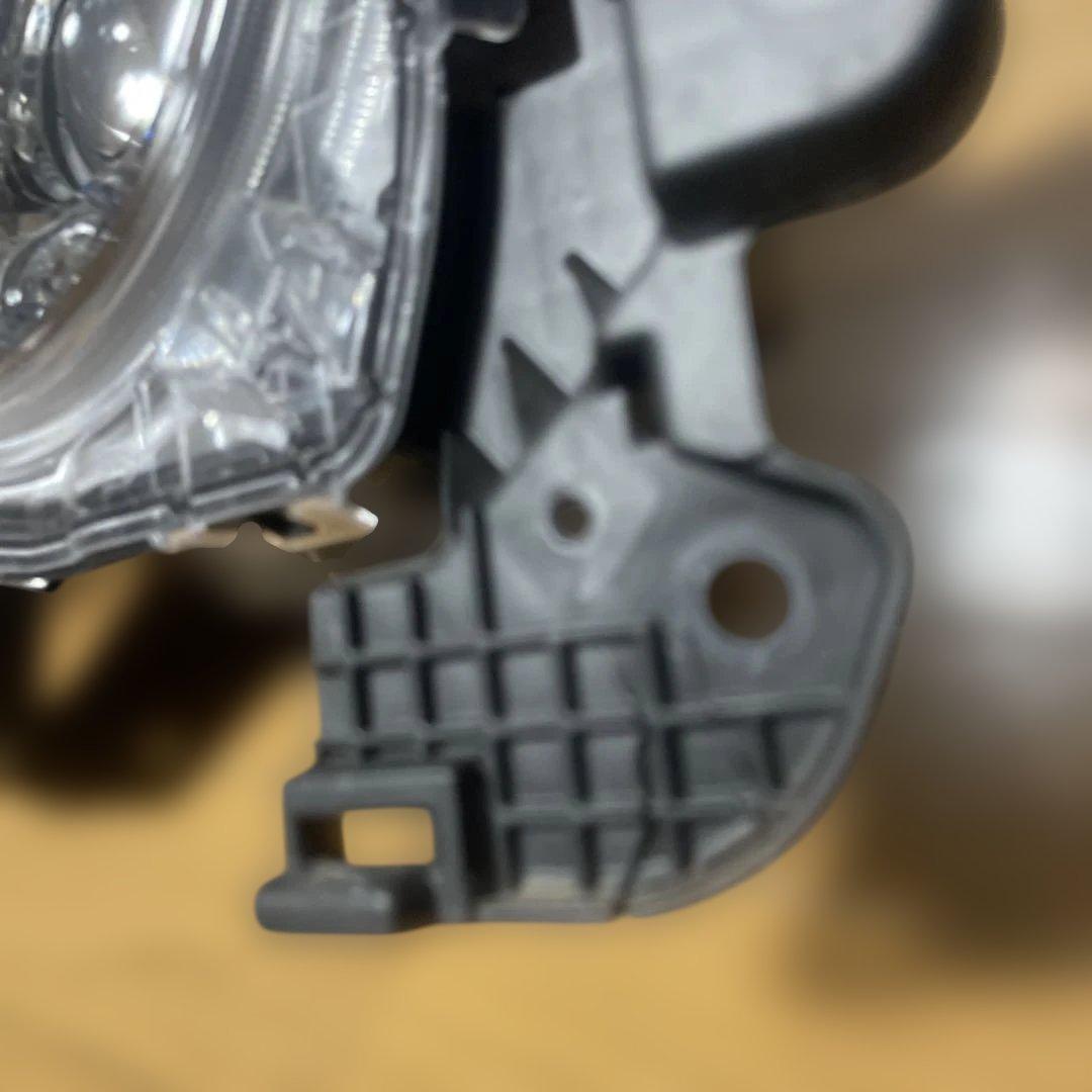 MK53Sスペーシア右中古ヘッドランプ　35100-79R B2