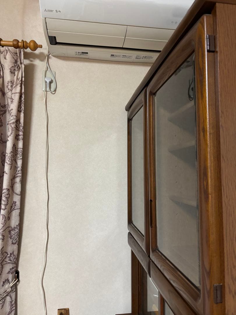 茶箪笥 カップボード 食器棚　アンティーク　キャビネット　ガラス引戸棚