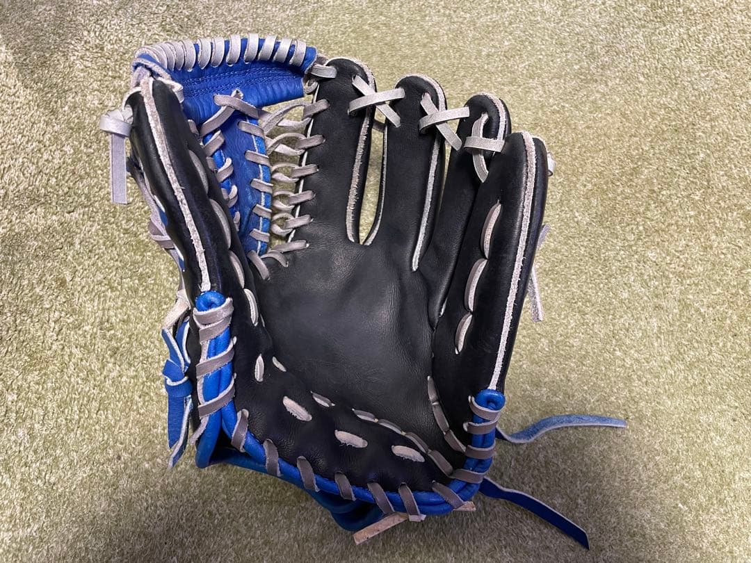 atoms硬式内野用066型　オーダーグローブ　牧秀悟