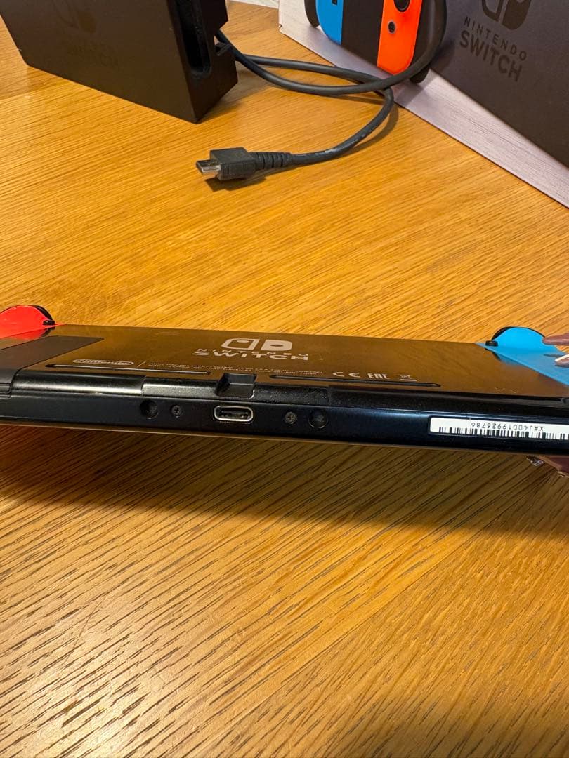 Nintendo Switch ネオンブルー・ネオンレッド 本体＋ケース