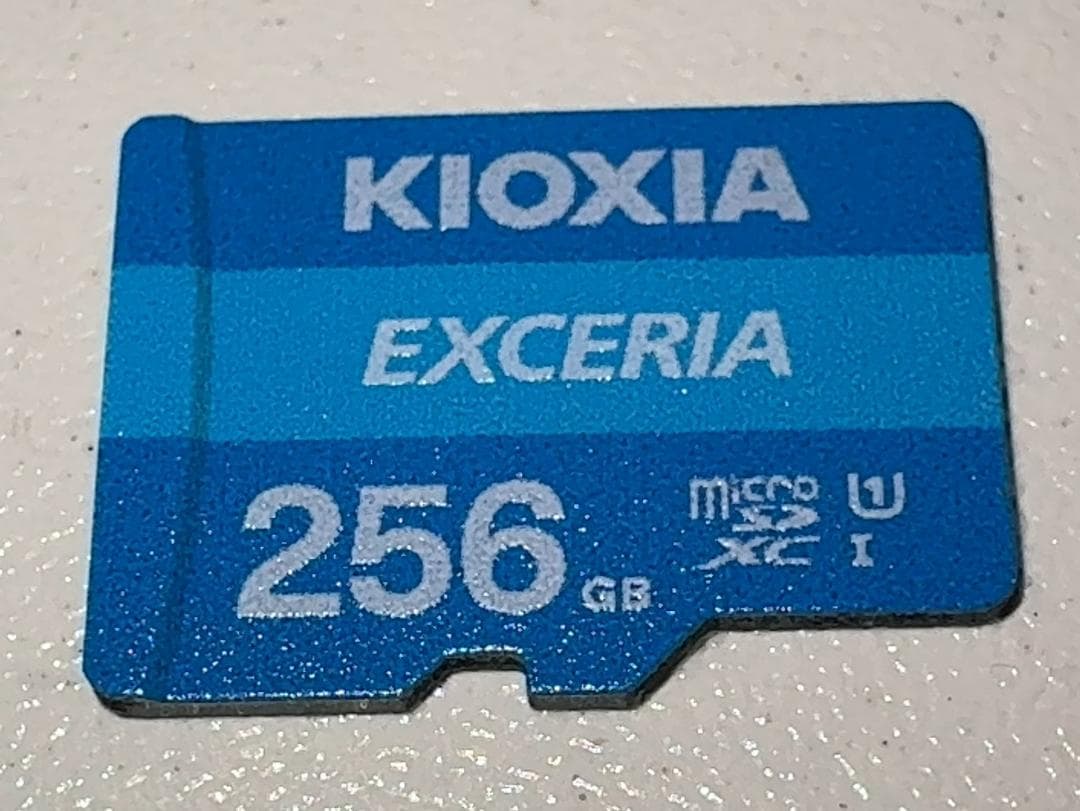 Retroid Pocket 4 Pro ブラック キックスタンドカバー付き