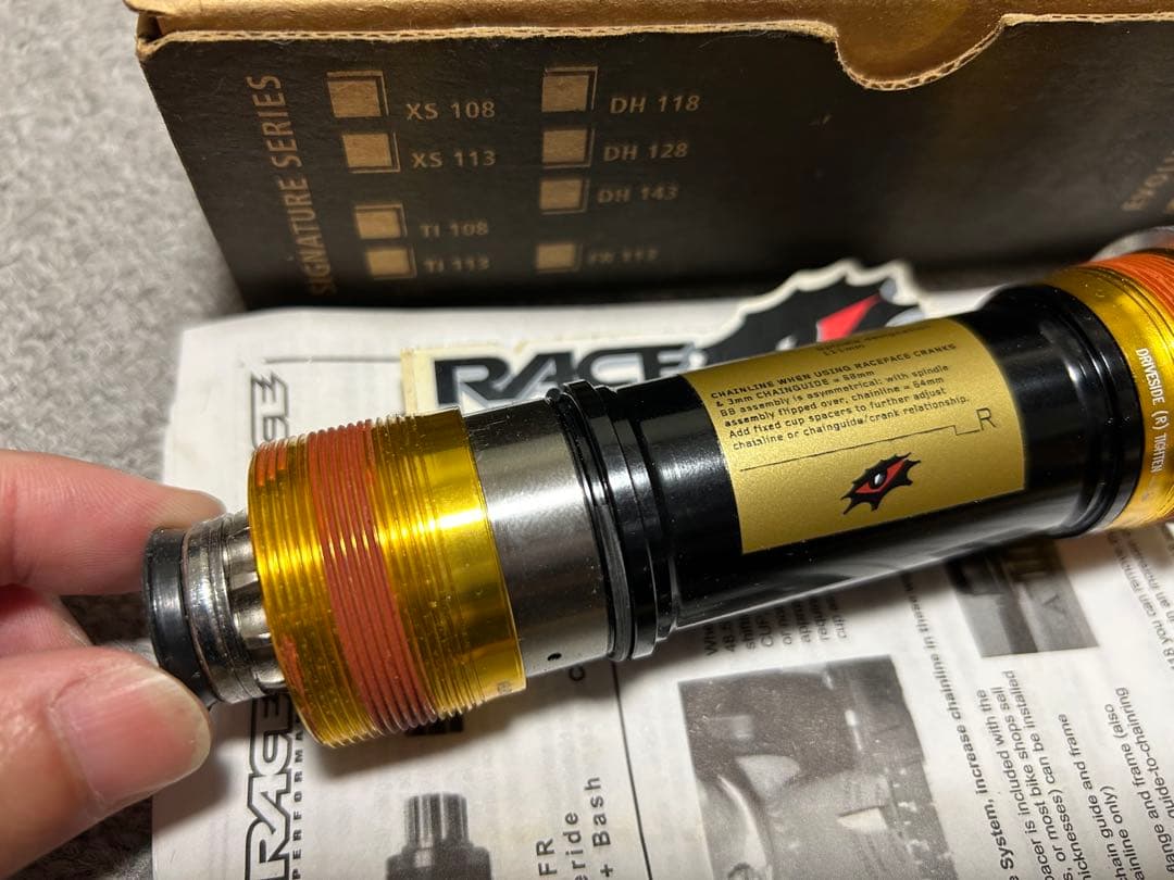 RACEFACE BB isis 新品未使用