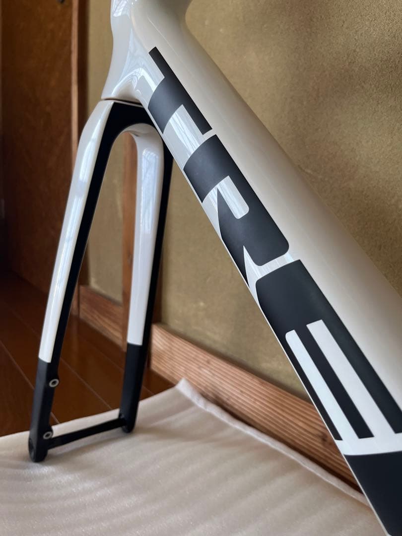 【美品】TREK トレック Madone マドンSL5 Gen8 フレームセット