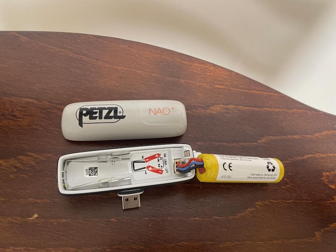 ま*し様 Petzl NAO ヘッドランプ 充電式