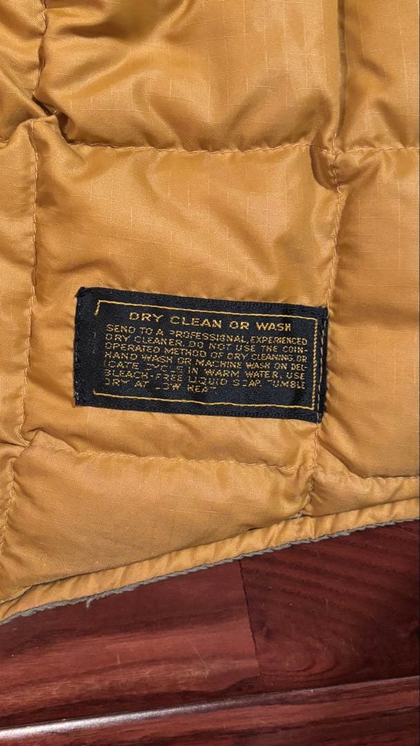 h*p様 Eddie Bauer ダウンベスト