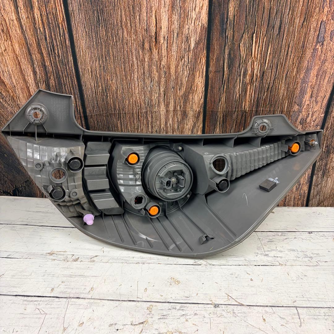 TOYOTA トヨタ アクア テールランプ テールライト 左 右 セット