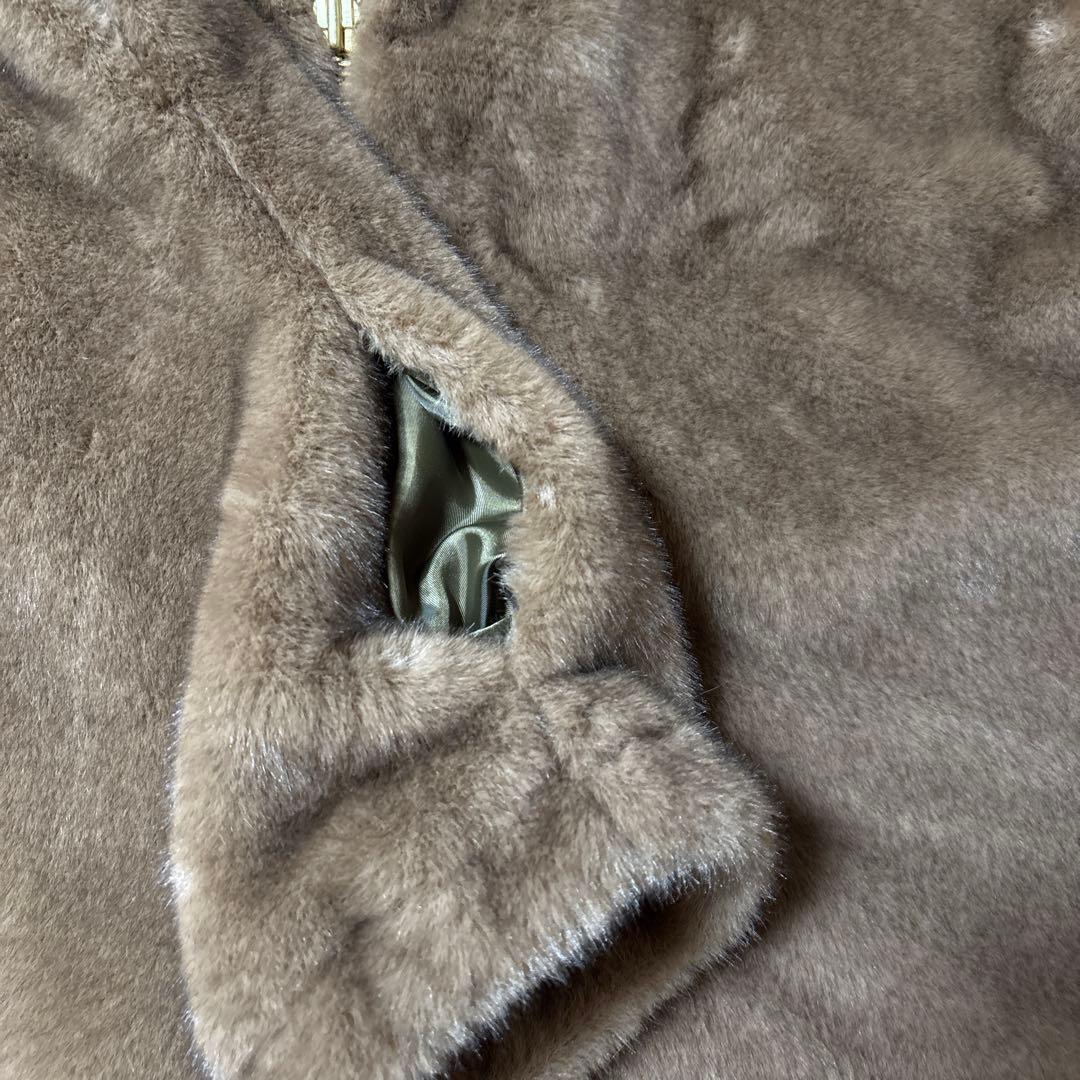 クロスアンドクロス ハグオーワー　フェイクファーフーディー（茶）