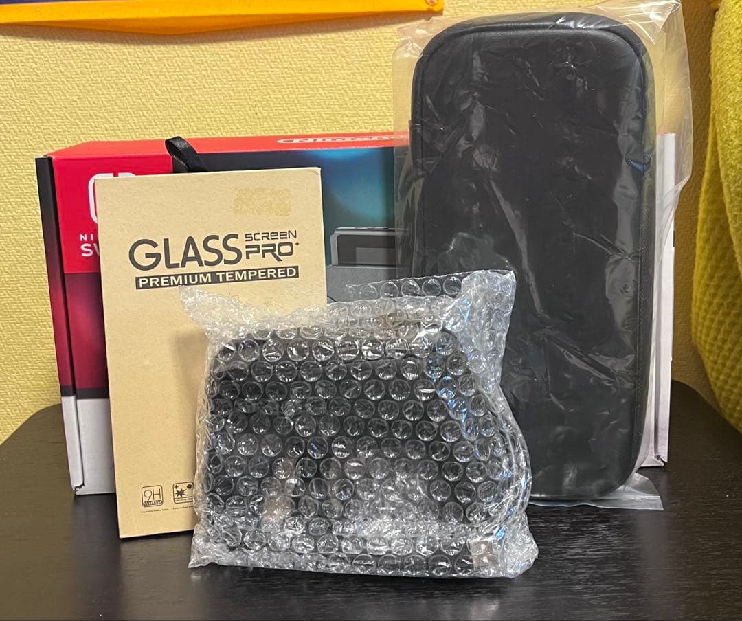 Nintendo Switch 本体 ＋Proコントローラー　画面フィルム付き