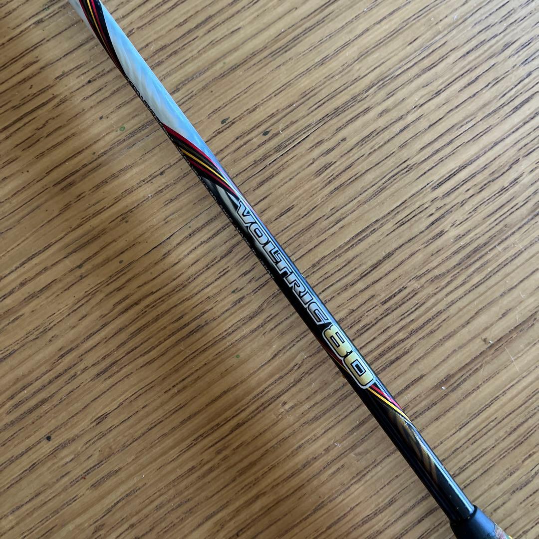 ヨネックス バトミントンラケット　ボルトリック80 voltric80 3UG5