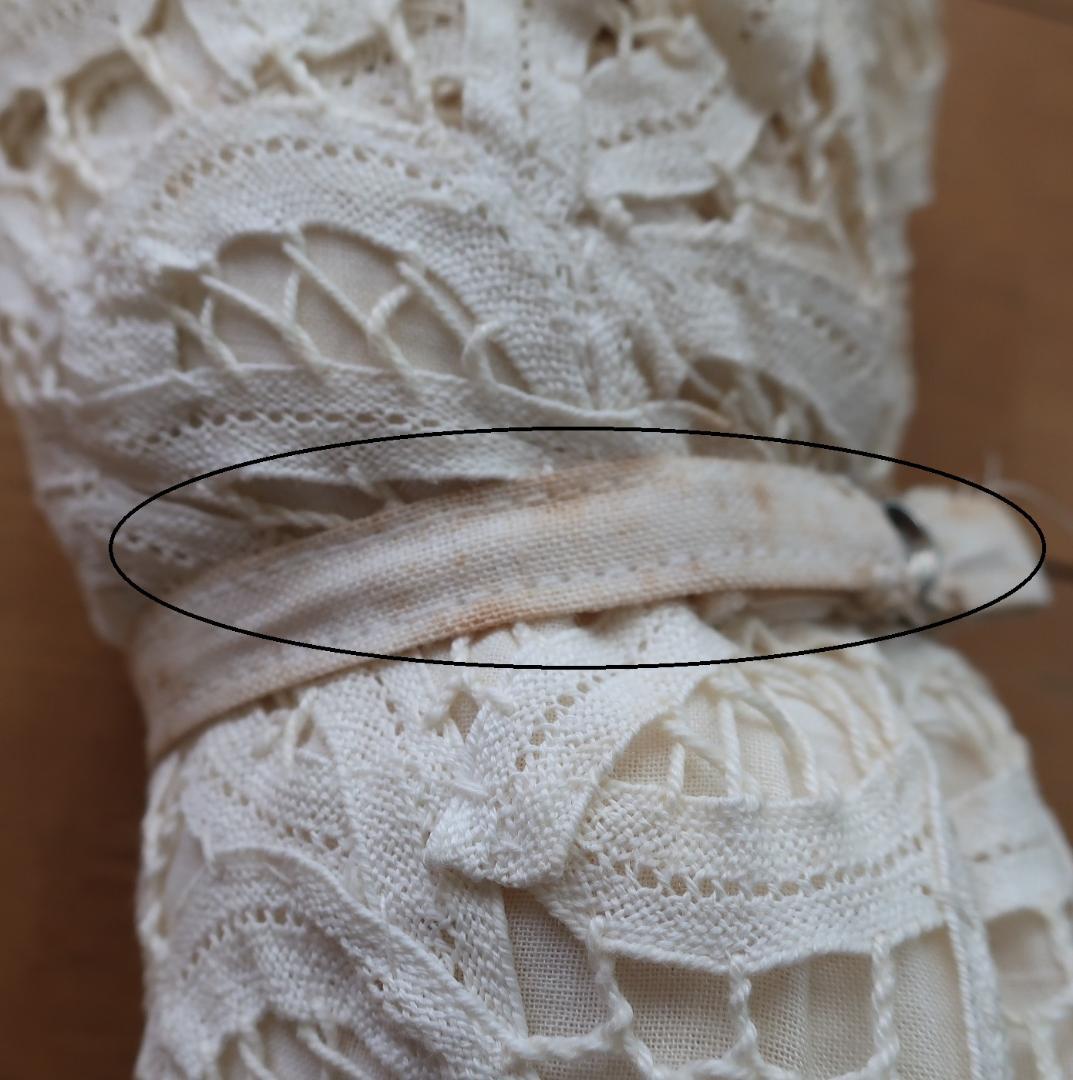 アイボリーバテンレース日傘　花モチーフ　アンティークな雰囲気　洋服にも和服にも