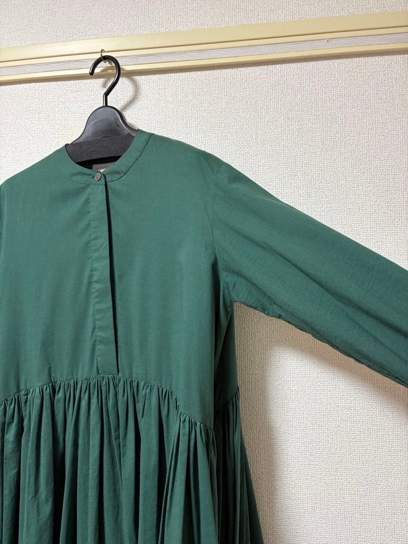 ビアズリー ダークグリーン シャツワンピース 長袖 ギャザー入り　0サイズ