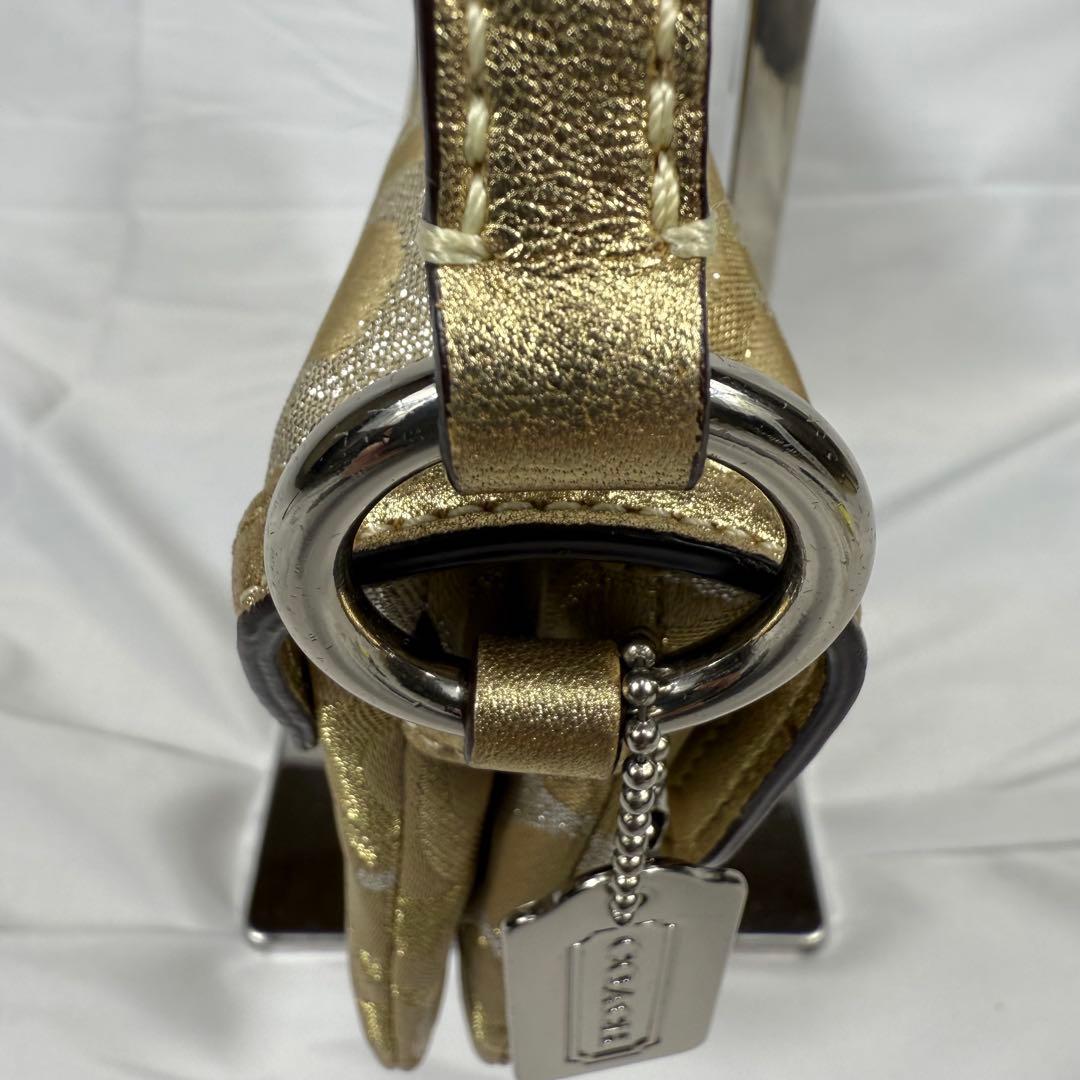【美品】COACH アクセサリーポーチ ハンドバッグ　フック ゴールド
