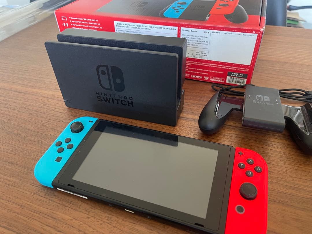 任天堂 Switch 箱あり 純正ポーチ付